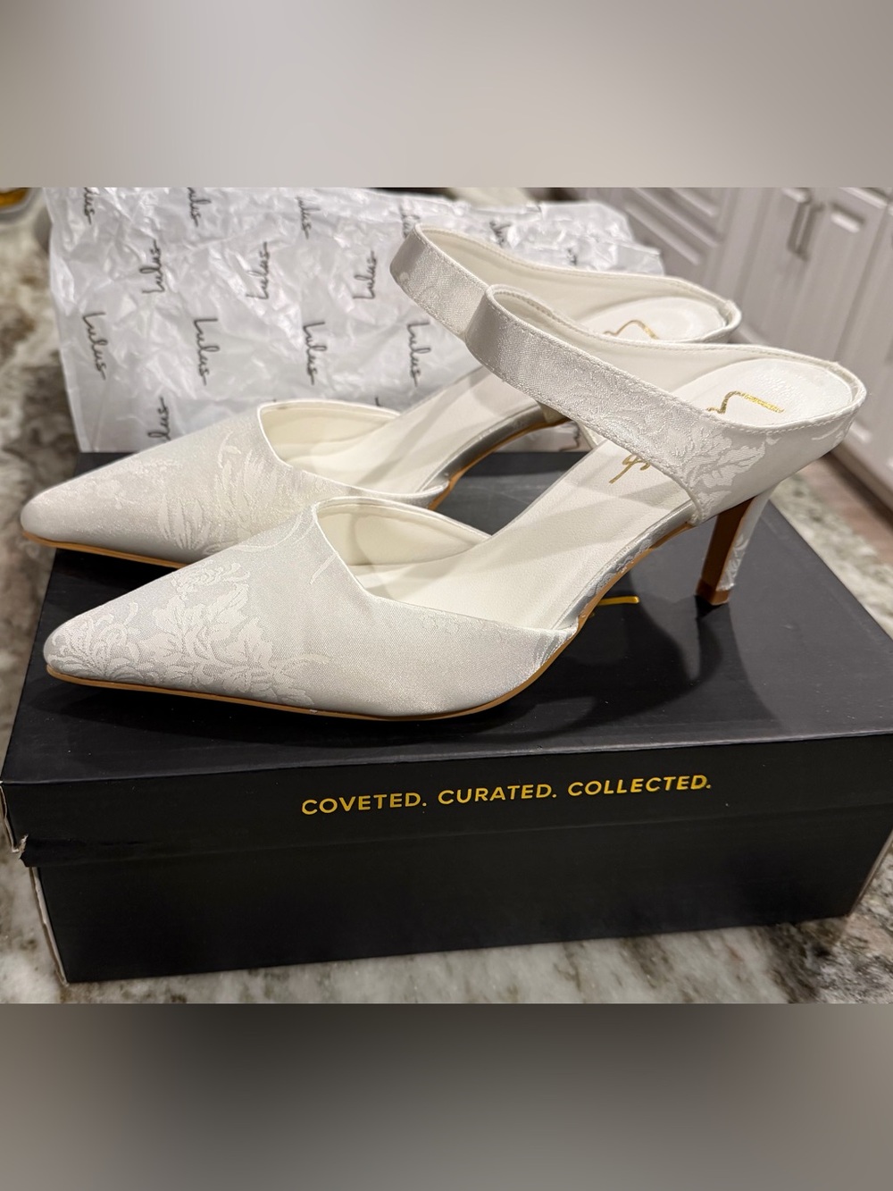 Lulu’s Kalinda Elegant white/ Ivory Satin Jacquard Mule Slingback pumps-Size 9